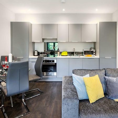 Homely - Watford Premier Apartments Luaran gambar