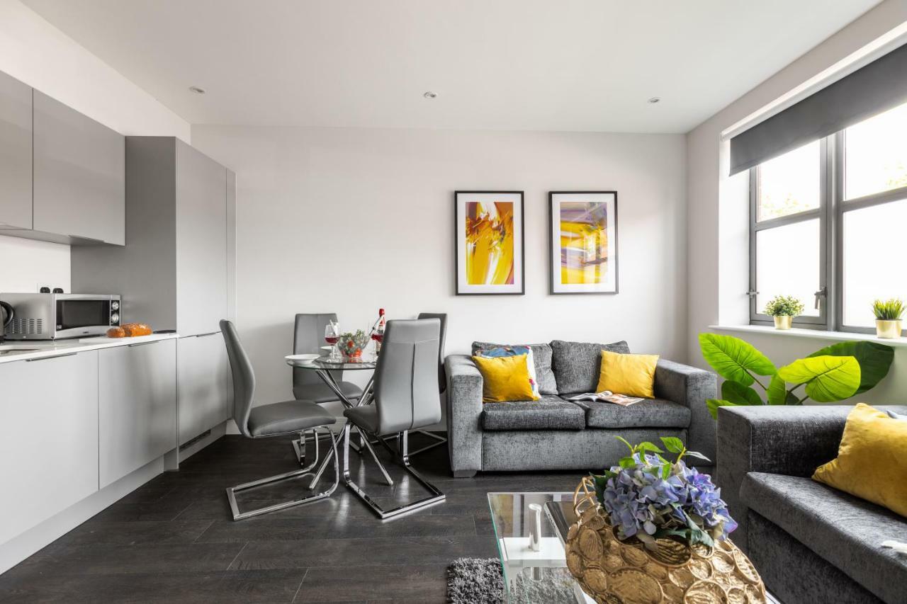 Homely - Watford Premier Apartments Luaran gambar