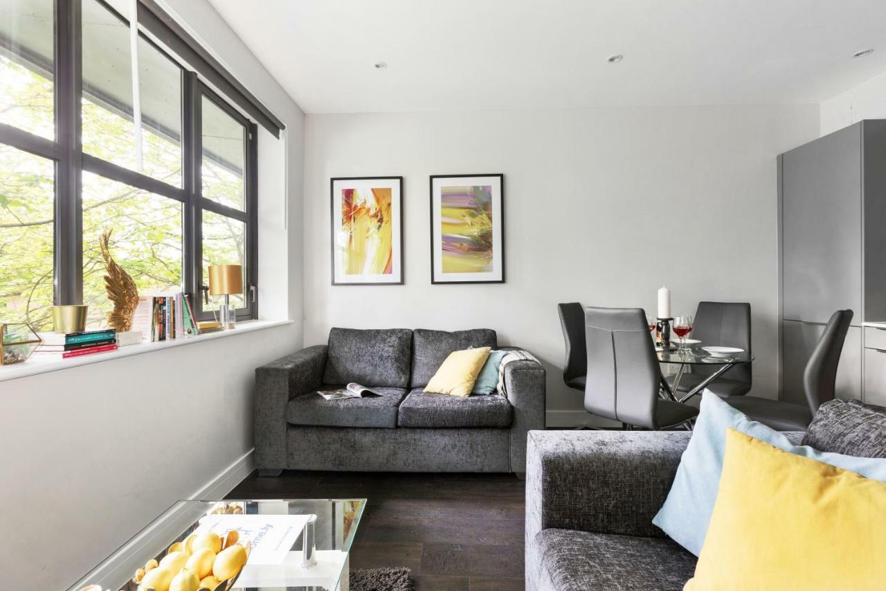 Homely - Watford Premier Apartments Luaran gambar