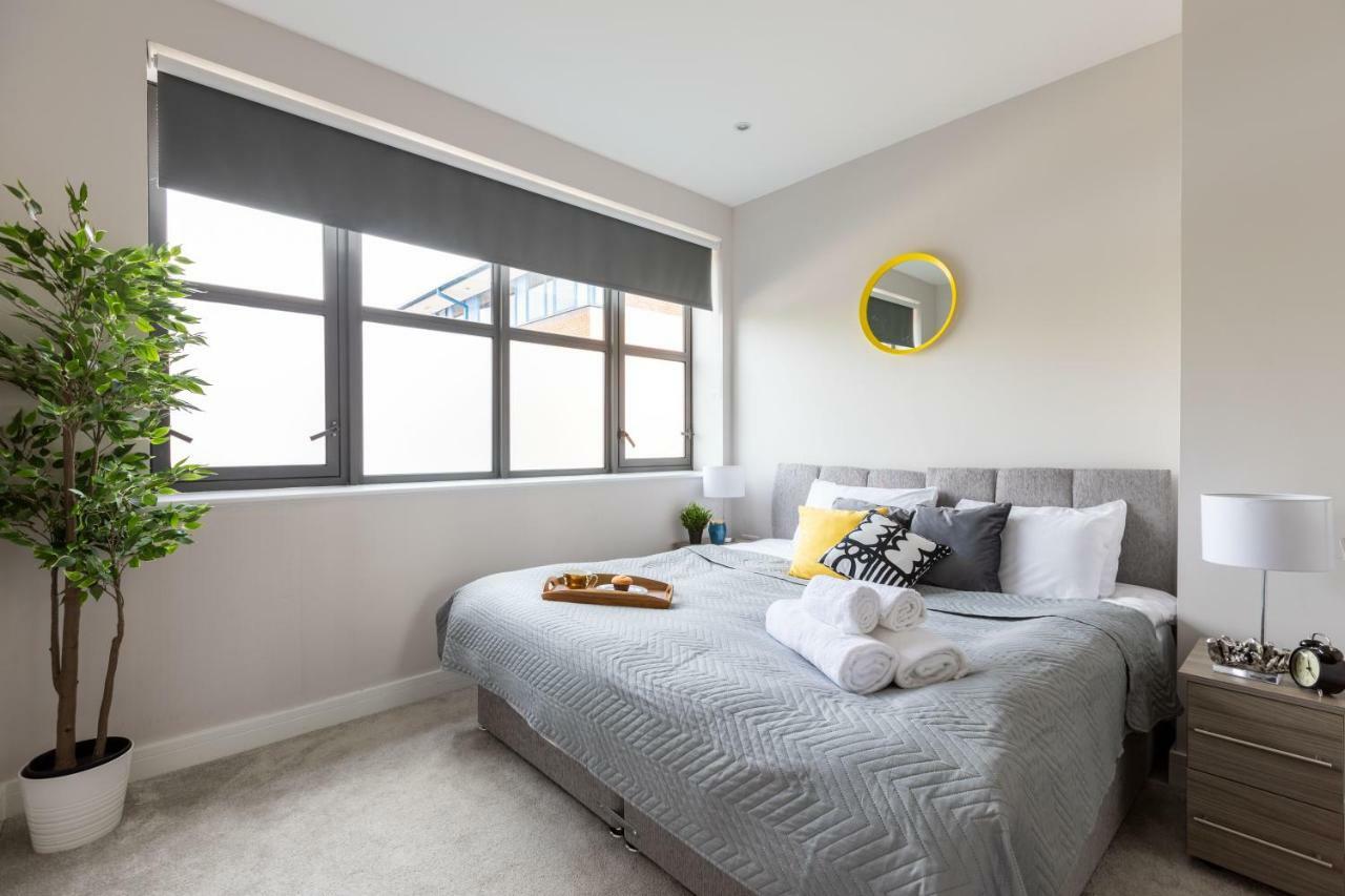 Homely - Watford Premier Apartments Luaran gambar