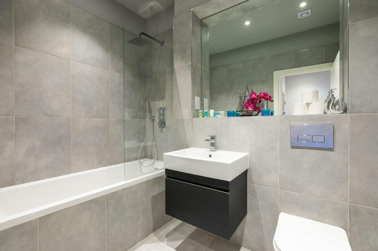 Homely - Watford Premier Apartments Luaran gambar