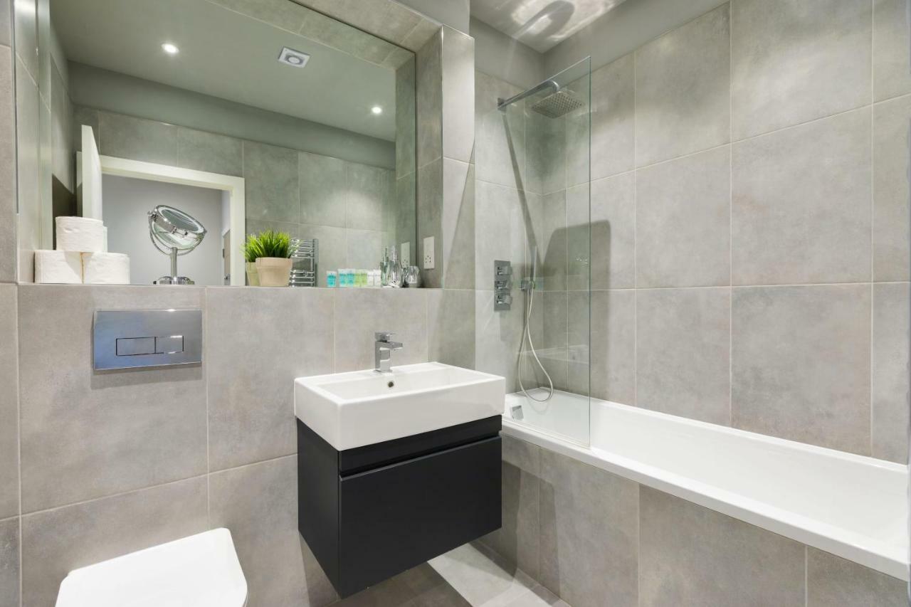 Homely - Watford Premier Apartments Luaran gambar
